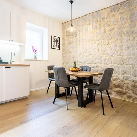Apartament Petra Heritage *